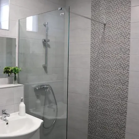 Gramofon Apartman * Eger